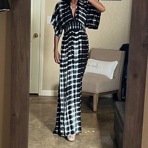Kimono Sleeve Maxi Dress Sz: S/M